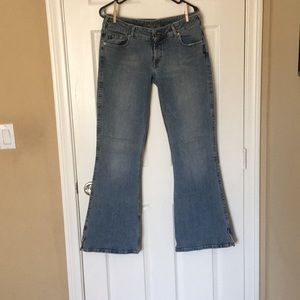 WOMANS BUCKLE SIVLER JEANS MATRIX 32/33
